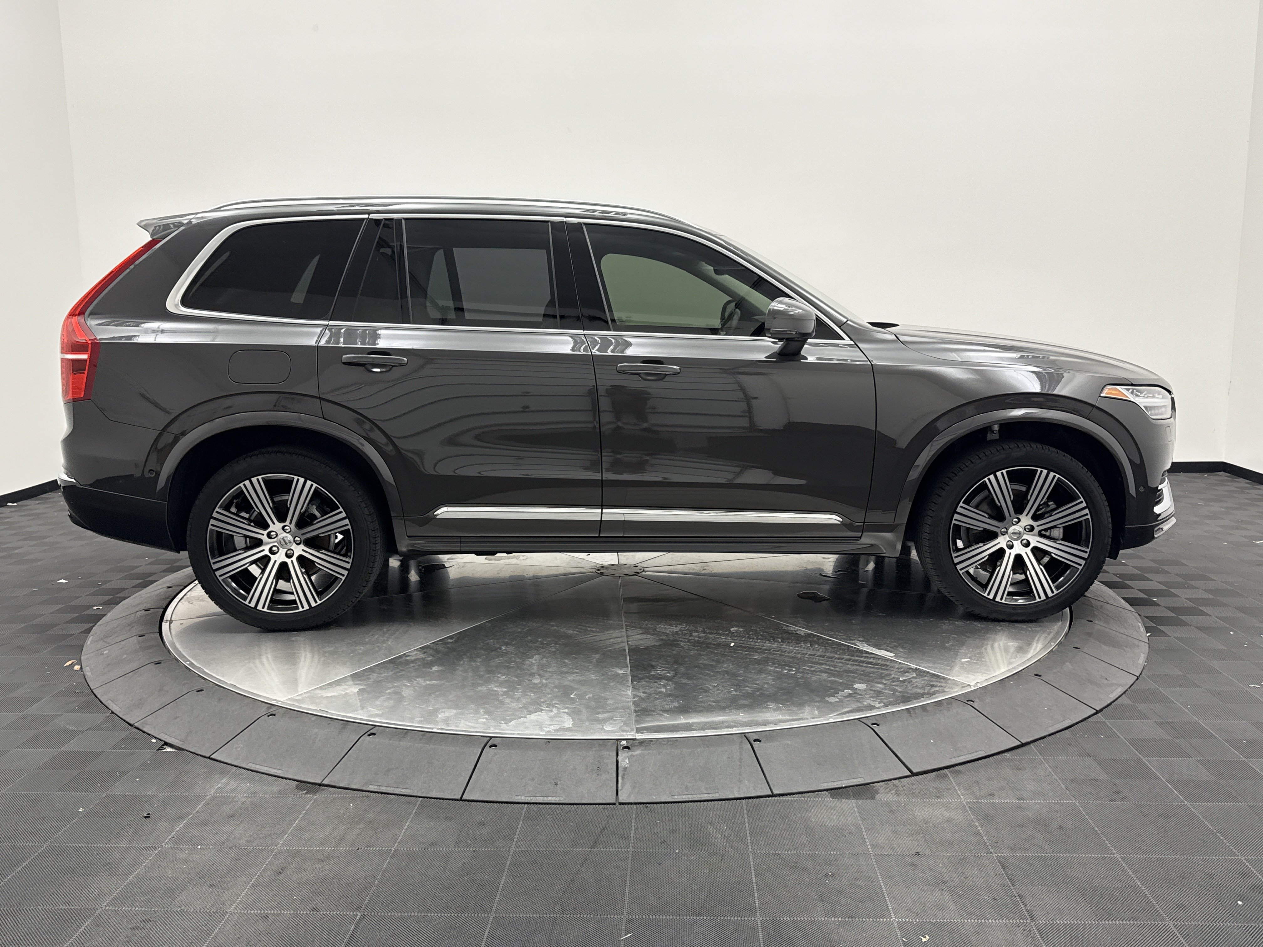 Certified 2024 Volvo XC90 B6 Plus w/ Protection Package Premier AWD/4WD image 8