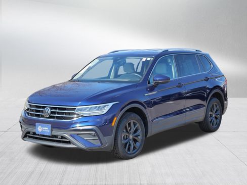 Certified 2024 Volkswagen Tiguan SE AWD/4WD image 3