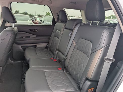 New 2026 Nissan Pathfinder Platinum FWD image 20