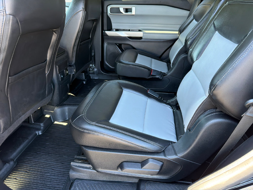 Used 2022 Ford Explorer XLT w/ Equipment Group 202A RWD image 25
