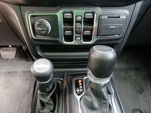 Used 2022 Jeep Gladiator Sport AWD/4WD image 37