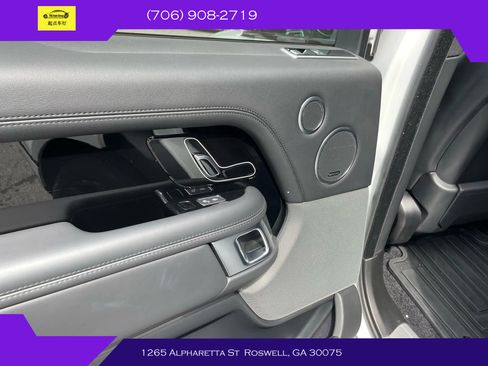 Used 2020 Land Rover Range Rover HSE image 12