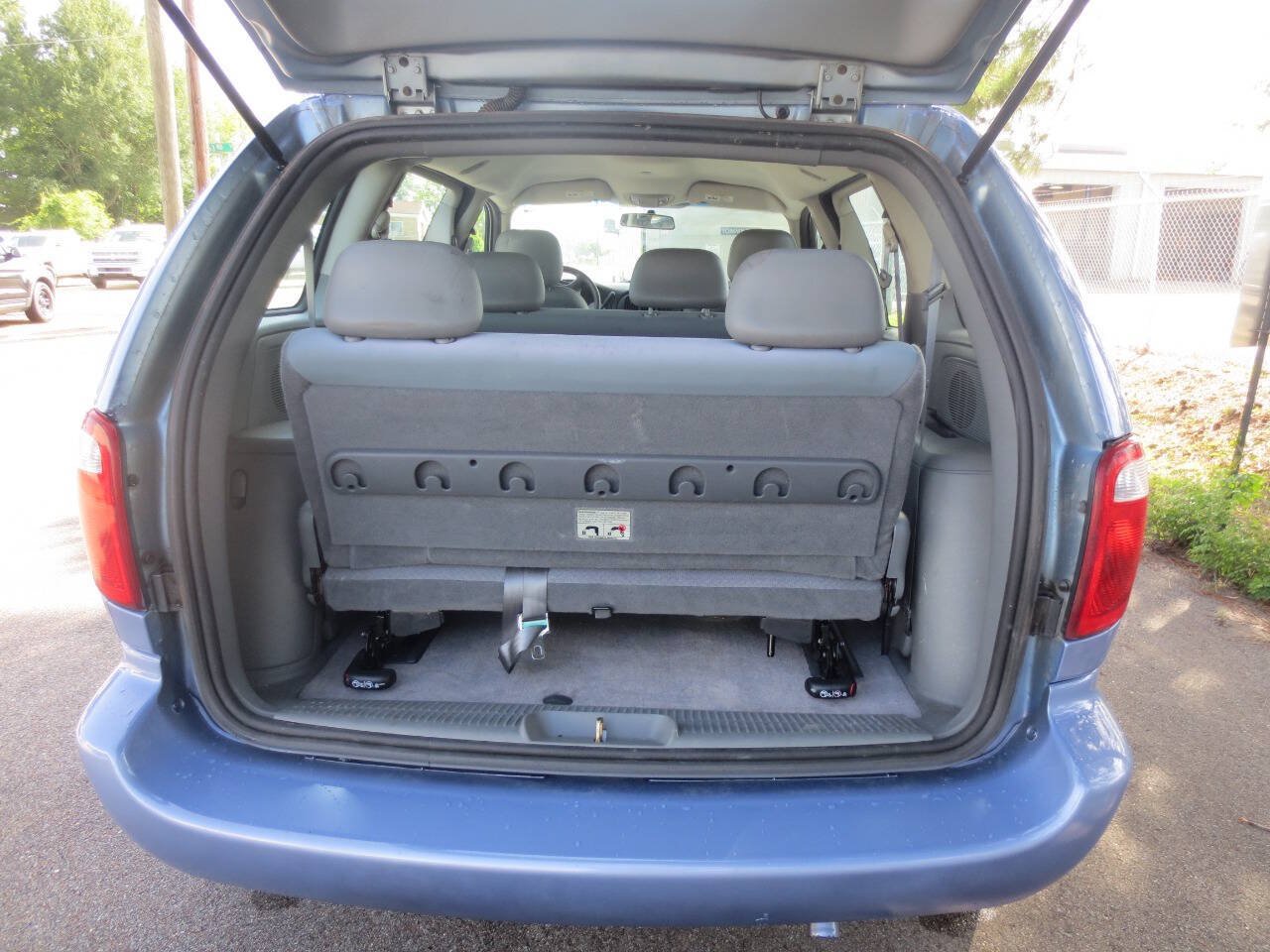 Used 2006 Dodge Caravan SE FWD image 3
