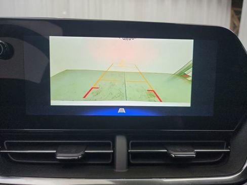 New 2026 Chevrolet Trax RS w/ Sunroof Package image 25