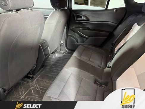 Used 2024 Chevrolet Trax RS FWD image 8
