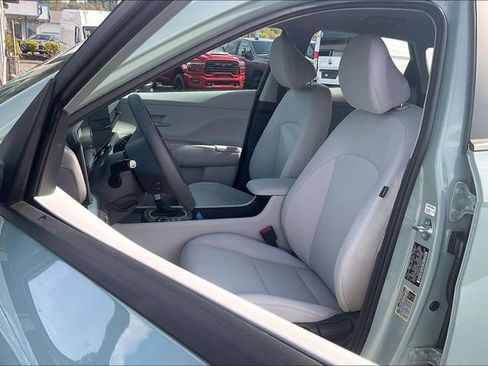 New 2026 Hyundai Kona SE image 9