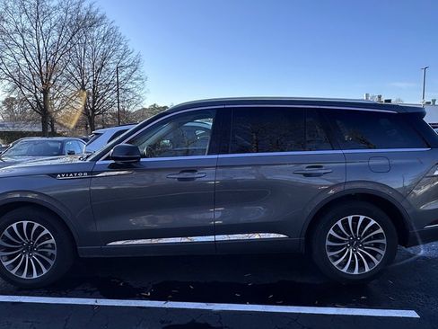Used 2023 Lincoln Aviator AWD w/ Premium Package image 10
