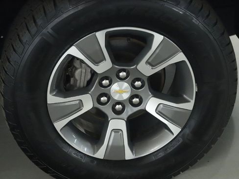 Used 2018 Chevrolet Colorado Z71 AWD/4WD image 10