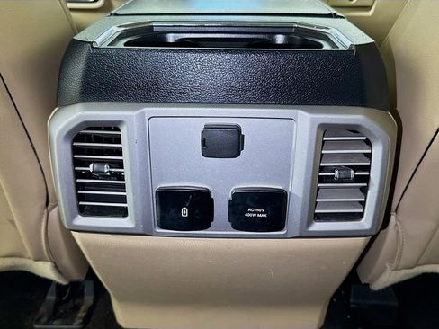 Used 2017 Ford F250 Lariat w/ Lariat Ultimate Package AWD/4WD image 24