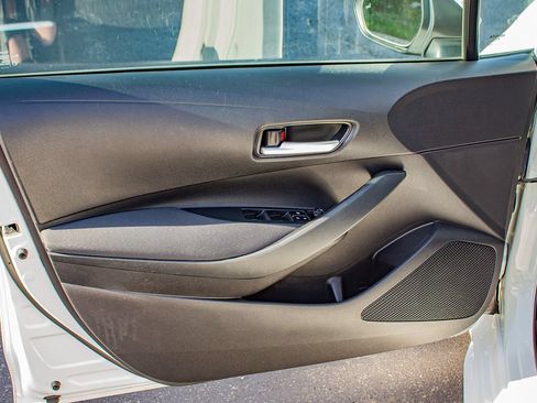 Used 2020 Toyota Corolla LE w/ LE Convenience Package FWD image 13
