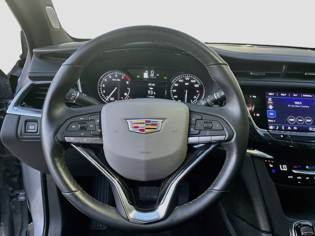 Used 2025 Cadillac XT6 Premium Luxury AWD/4WD image 11