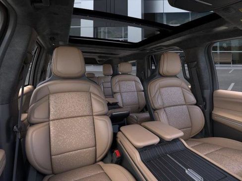 New 2026 Lincoln Navigator L Black Label AWD/4WD image 10