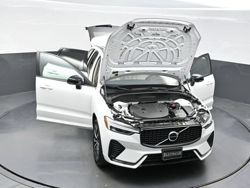 Used 2024 Volvo XC60 B5 Core w/ Protection Package Premier AWD/4WD image 36