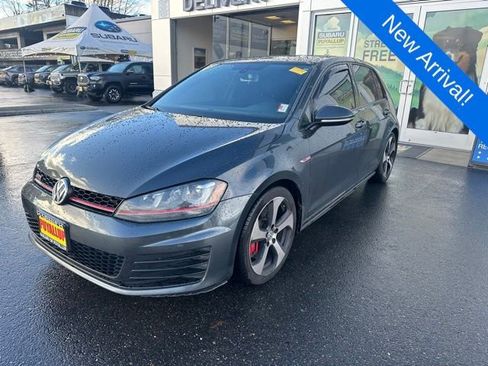 Used 2017 Volkswagen GTI SE image 3