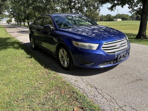 Used 2014 Ford Taurus SEL FWD image 15