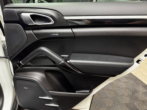 Used 2018 Porsche Cayenne image 51