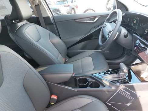 New 2026 Kia Niro EX image 10