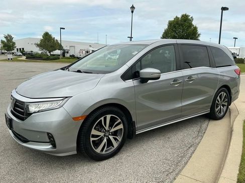 Used 2021 Honda Odyssey Touring image 3