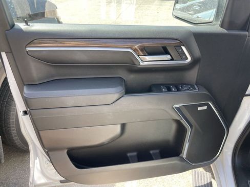 Used 2023 Chevrolet Silverado 1500 RST w/ Convenience Package II AWD/4WD image 3