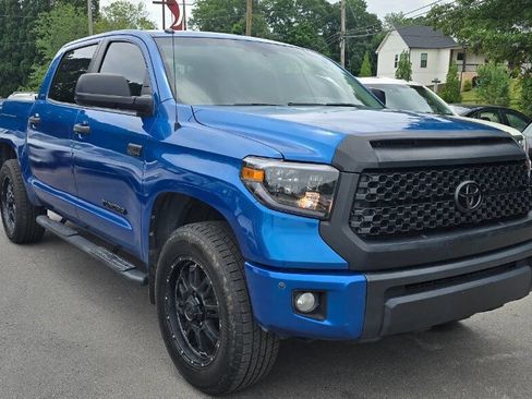 Used 2017 Toyota Tundra Limited w/ Limited Premium Package RWD image 3
