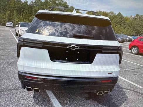 Used 2025 Chevrolet Traverse RS AWD/4WD image 4