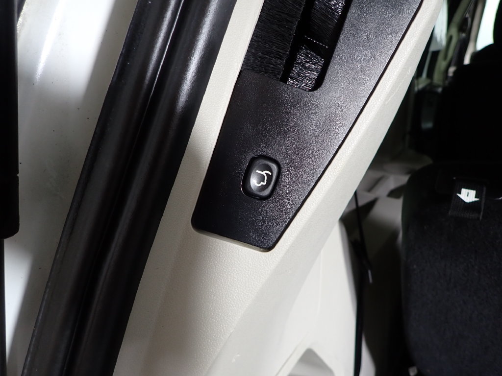 Used 2015 Dodge Grand Caravan SXT FWD image 14