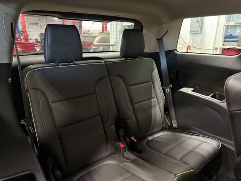 Used 2019 GMC Acadia Denali w/ Technology Package AWD/4WD image 25