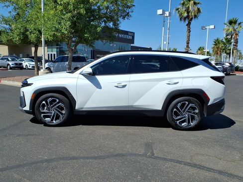 Certified 2025 Hyundai Tucson Limited FWD image 3