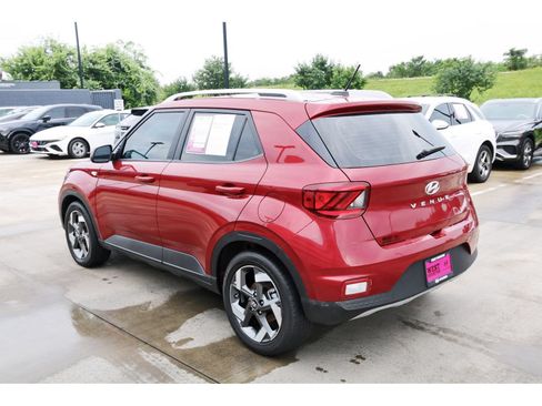 Certified 2024 Hyundai Venue Limited FWD image 7