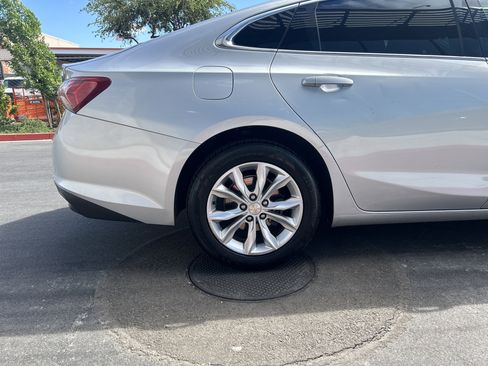 Used 2019 Chevrolet Malibu LT image 13
