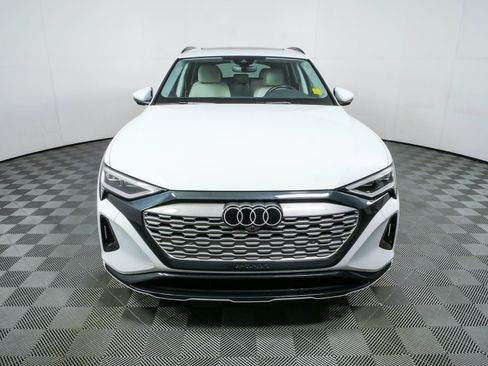 Used 2024 Audi Q8 e-tron Premium Plus AWD/4WD image 28