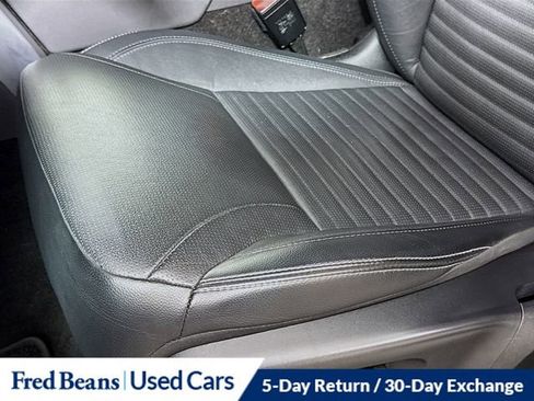 Used 2024 Land Rover Discovery S image 22