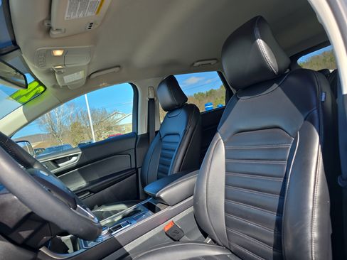 Used 2024 Ford Edge SEL w/ Convenience Package image 11