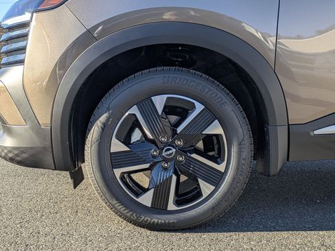 New 2026 Nissan Kicks SV w/ Cold Weather Package image 8