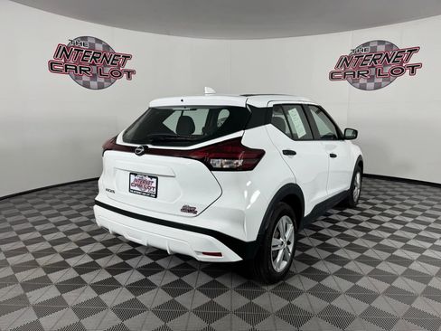 Used 2022 Nissan Kicks S image 7