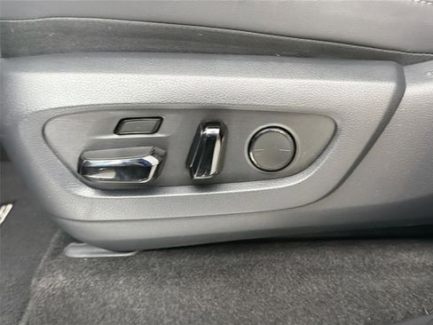 Used 2024 Lexus GX 550 w/ Accessory Package (31) AWD/4WD image 19