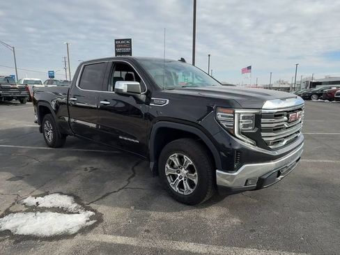 Used 2022 GMC Sierra 1500 SLT w/ Max Trailering Package AWD/4WD image 2