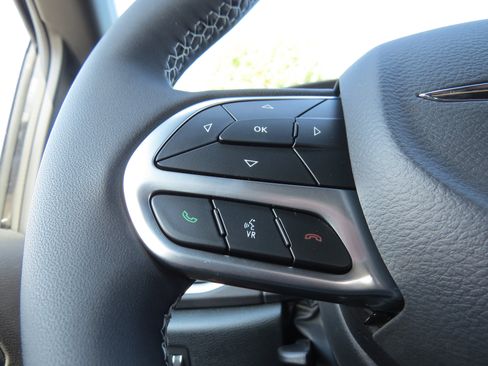 New 2025 Chrysler Voyager LX image 20