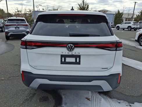 New 2025 Volkswagen Tiguan SE AWD/4WD image 6