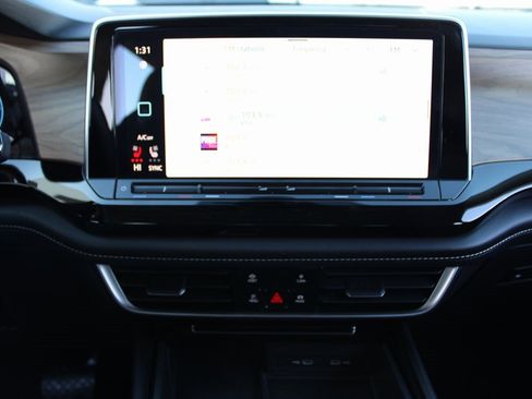 Certified 2024 Volkswagen Atlas SE image 15