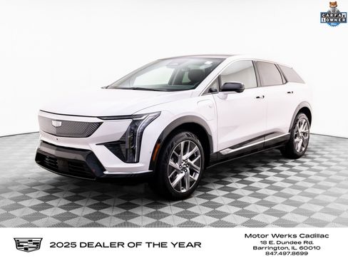 Certified 2025 Cadillac Optiq Luxury 2 w/ LPO, Floor Liner Package AWD/4WD image 1