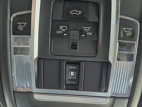 Used 2019 RAM 2500 Laramie image 36