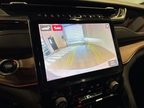 Used 2022 Jeep Grand Cherokee Summit w/ Luxury Tech Group V image 29