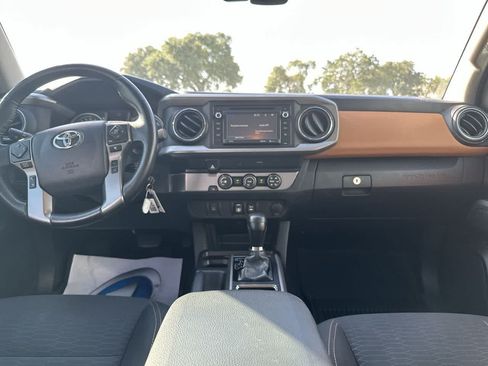 Used 2019 Toyota Tacoma SR5 RWD image 16