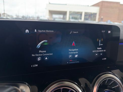 Used 2023 Mercedes-Benz GLB 250 4MATIC image 31