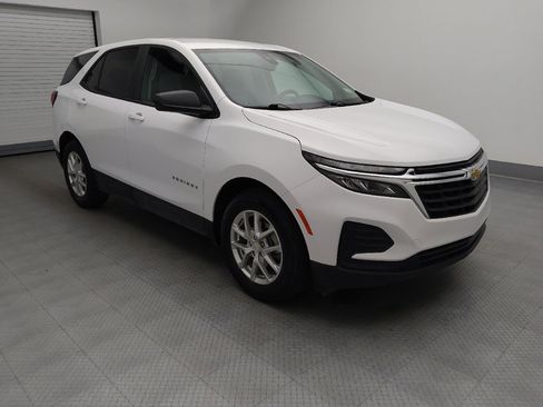 Used 2022 Chevrolet Equinox LS w/ LS Convenience Package FWD image 11