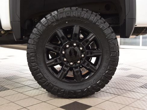 Used 2025 GMC Sierra 2500 AT4 w/ AT4 Premium Plus Package AWD/4WD image 26