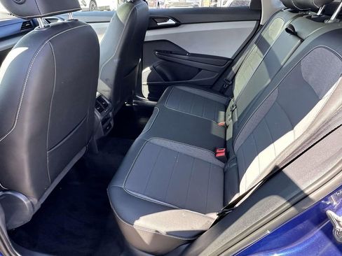 Used 2023 Volkswagen Taos SE w/ Panoramic Sunroof Package image 14