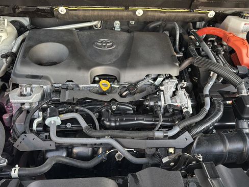 Used 2021 Toyota Venza Limited image 31