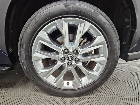 Used 2023 Toyota Highlander Limited image 47